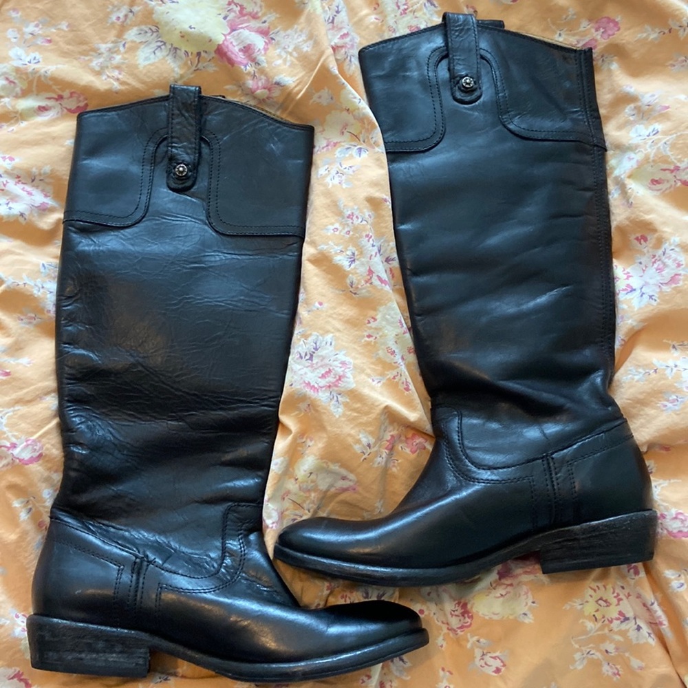 Frye Tall size 6.5.Mint condition.